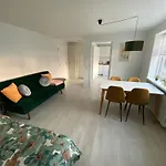 5 Minute Walk To Lego House - 50m2 Cozy Apartment- D Unit Billund