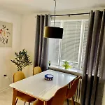 5 Minute Walk To Lego House - 50m2 Cozy Apartment- D Unit